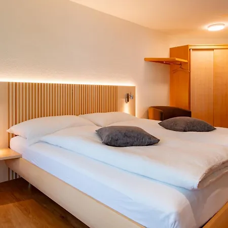 Dolce Appartement-fewo 4-bettwohnung Taeschhorn By Interhome *