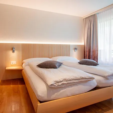 Dolce Appartement-fewo 4-bettwohnung Taeschhorn By Interhome